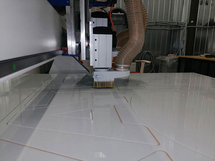 Резка оргстекла и пластика